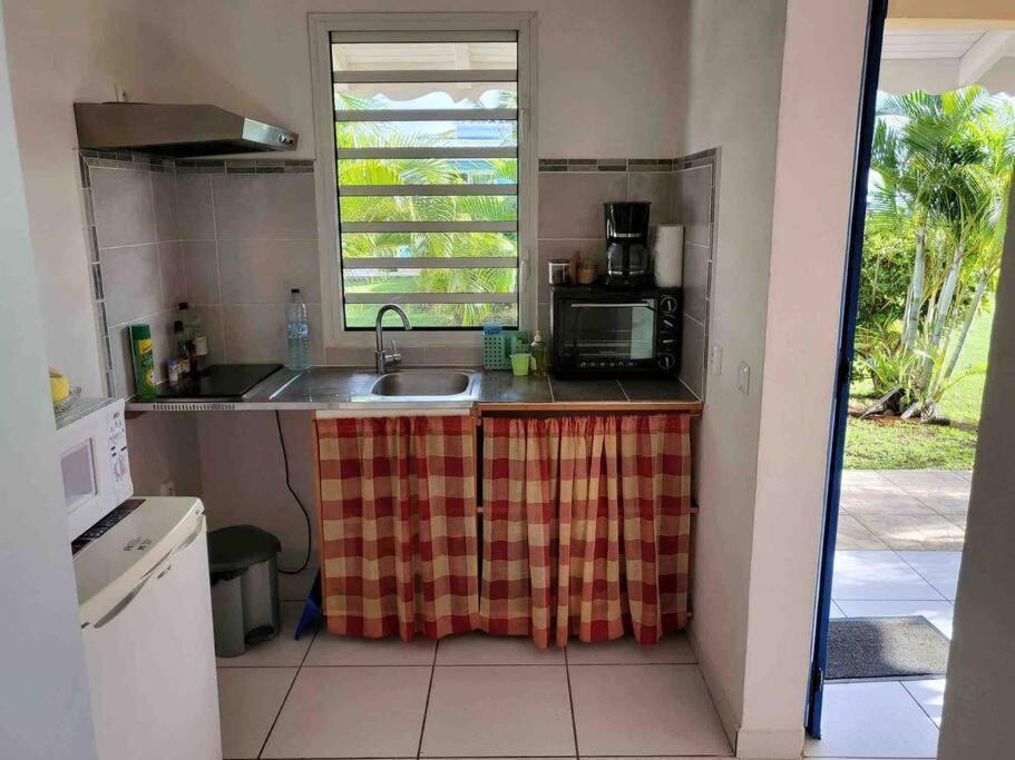 Bel Appartement T2 Avec Vue Sur Palmier Et Mer Sainte-Rose Exterior foto